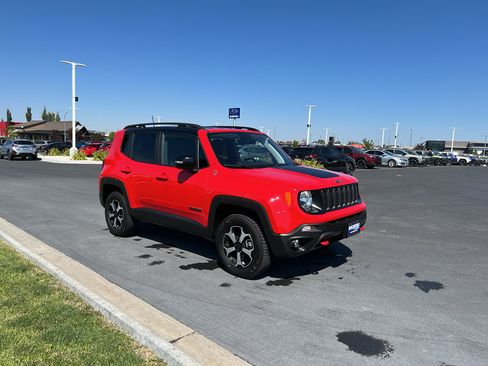 Used 2022 Jeep Renegade Trailhawk w/ Trailer Tow Group AWD/4WD image 9