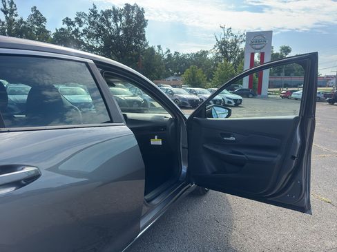 New 2026 Nissan Sentra SV w/ SV Convenience Package FWD image 20