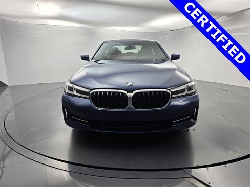 Used 2023 BMW 540i w/ Premium Package image 2
