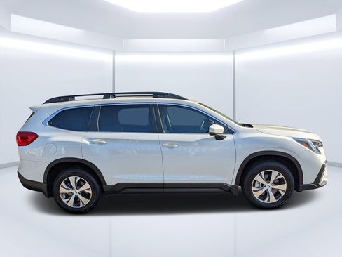 Certified 2025 Subaru Ascent Premium AWD/4WD image 2