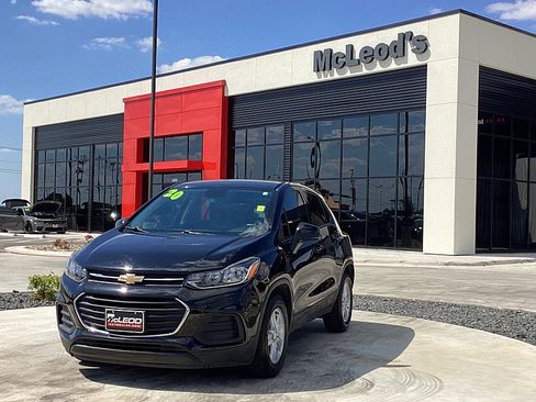 Used 2020 Chevrolet Trax LS image 1