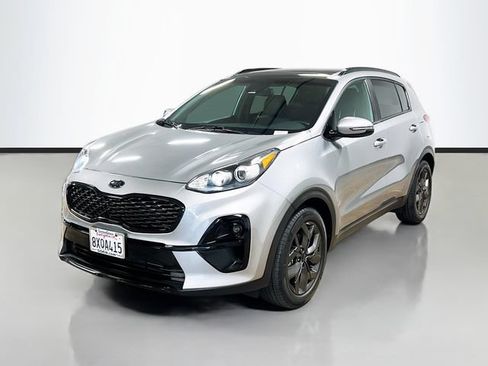 Used 2022 Kia Sportage Nightfall Edition FWD image 3
