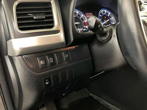 Used 2017 Toyota Highlander XLE AWD/4WD image 29