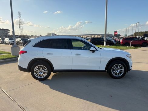 Used 2023 Mercedes-Benz GLC 300 4MATIC image 9