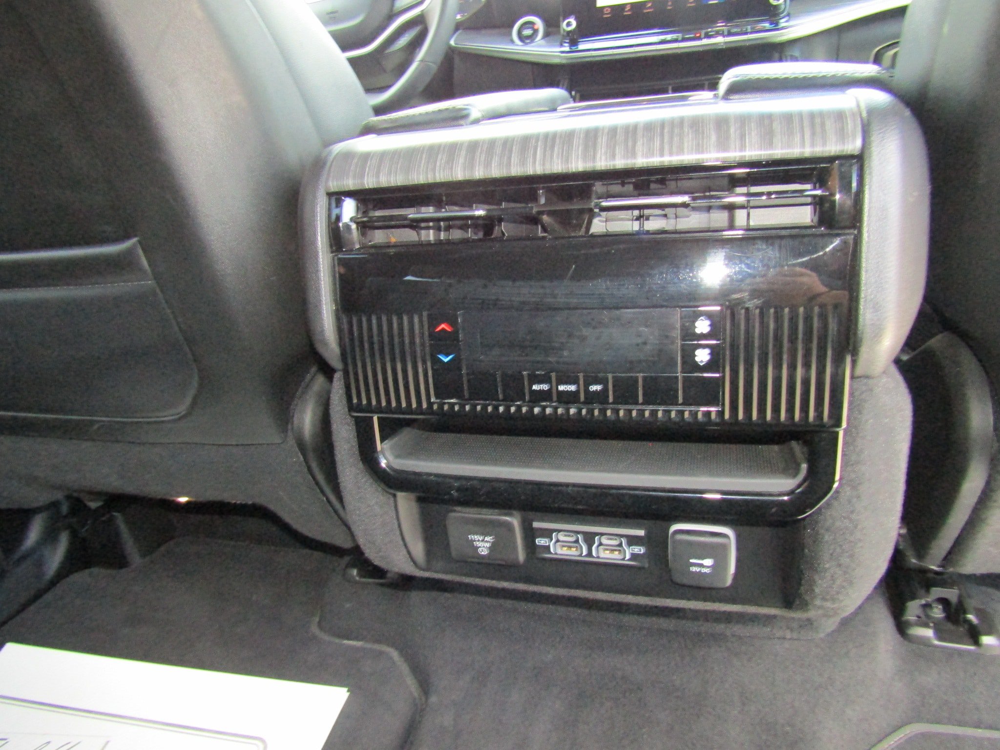 Used 2024 Jeep Wagoneer Series II w/ Flexible Seating Group AWD/4WD image 20