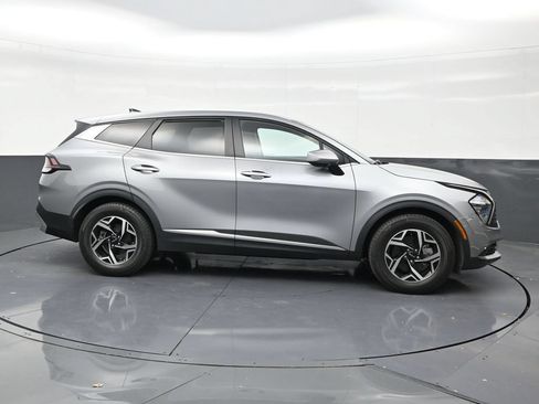 Used 2023 Kia Sportage LX FWD image 6