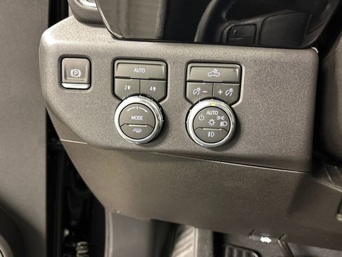 New 2026 GMC Sierra 1500 Elevation image 30