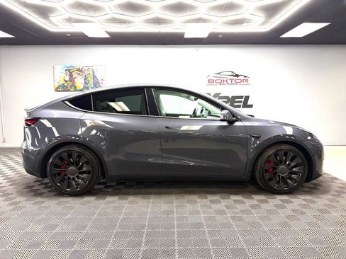 Used 2022 Tesla Model Y Performance AWD/4WD image 16