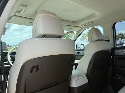 Used 2025 Hyundai Santa Fe Calligraphy FWD image 19