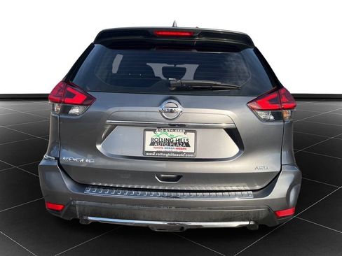 Used 2018 Nissan Rogue S image 4