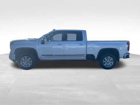 Used 2025 Chevrolet Silverado 3500 High Country w/ High Country Premium Package image 2