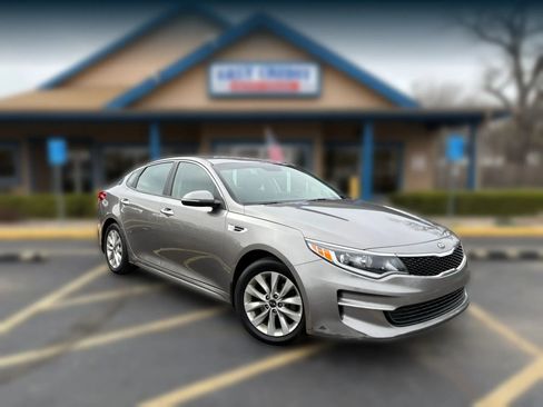 Used 2018 Kia Optima LX w/ Convenience Package image 1