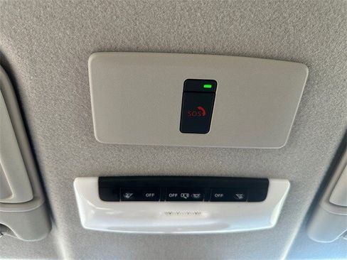 Certified 2024 Nissan Kicks SV image 18