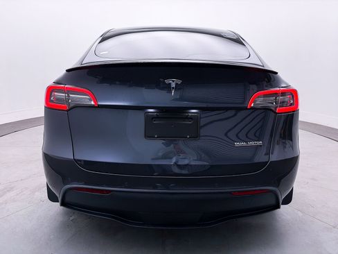 Used 2021 Tesla Model Y Performance image 14