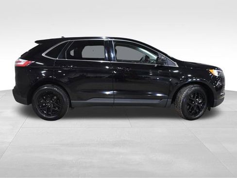 Used 2023 Ford Edge SEL image 3