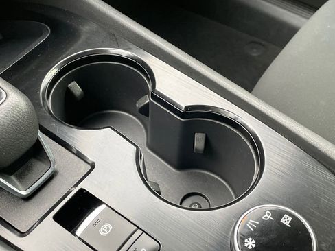 Used 2023 Nissan Rogue S image 42