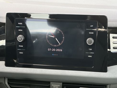 Used 2025 Volkswagen Jetta SE FWD image 13