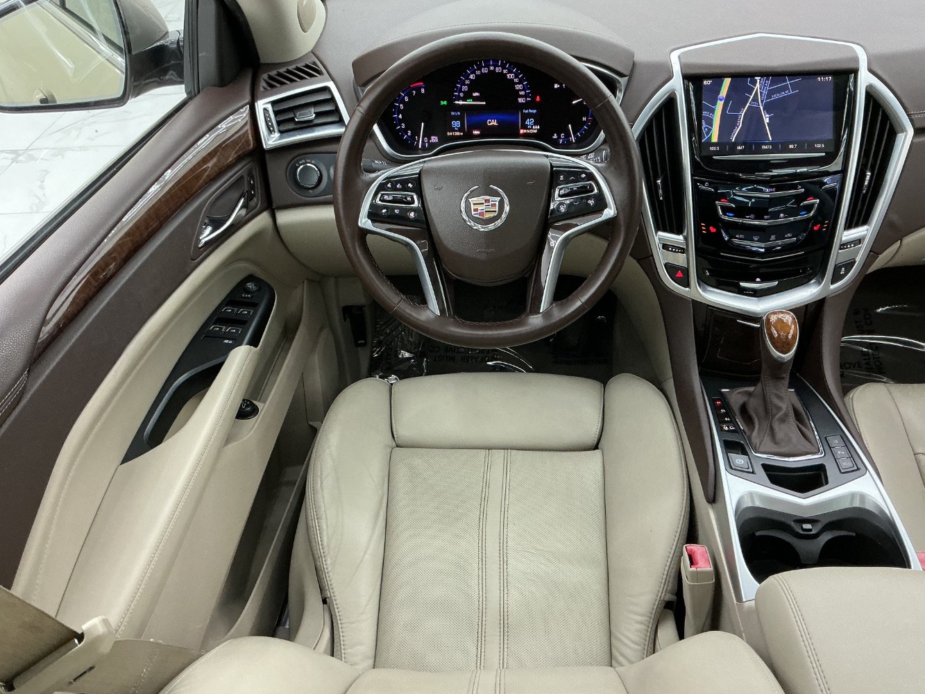Used 2014 Cadillac SRX Luxury w/ Driver Awareness Package FWD image 31