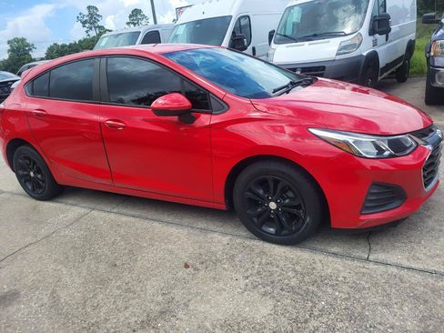 Used 2019 Chevrolet Cruze LS w/ LS Convenience Package FWD image 2