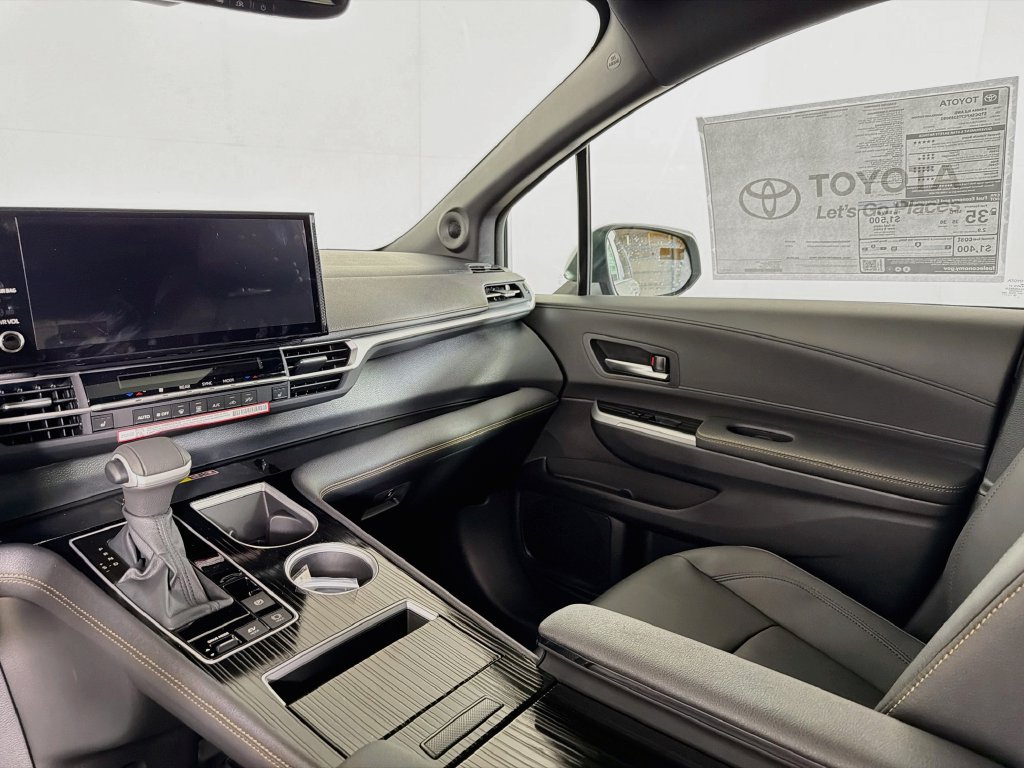 New 2026 Toyota Sienna XLE Woodland Edition AWD/4WD image 21