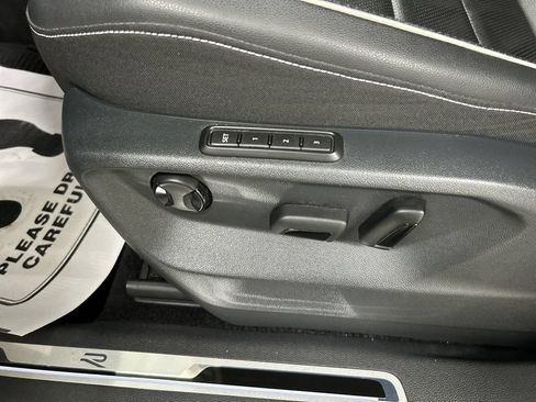 Certified 2023 Volkswagen Tiguan SEL R-Line AWD/4WD image 10