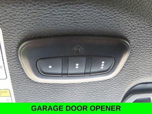 Used 2023 Jeep Wrangler Unlimited Sahara AWD/4WD image 39