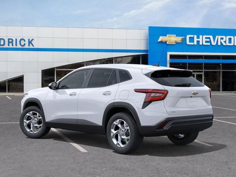 New 2026 Chevrolet Trax LS image 5