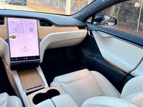 Used 2020 Tesla Model S Long Range image 10