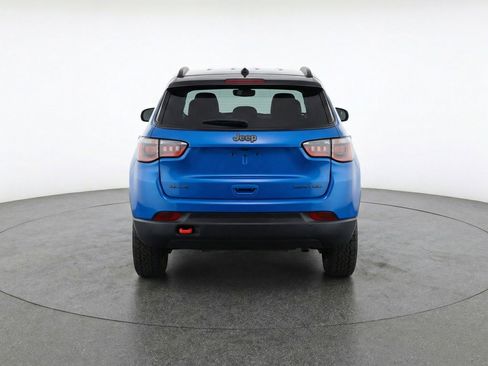 Used 2025 Jeep Compass Trailhawk AWD/4WD image 7