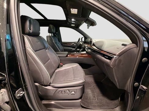 Used 2023 Cadillac Escalade ESV Premium Luxury image 26