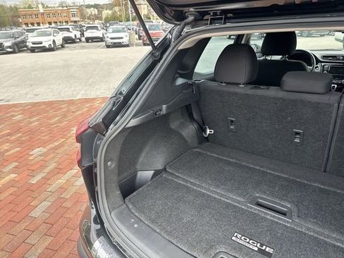 Used 2022 Nissan Rogue Sport SV image 29