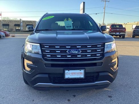 Used 2016 Ford Explorer XLT w/ Equipment Group 202A image 2