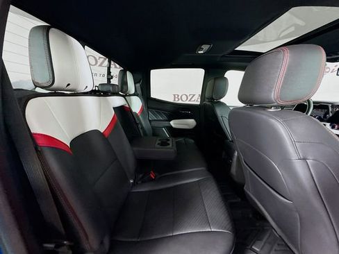 Used 2024 GMC Canyon AT4X image 31