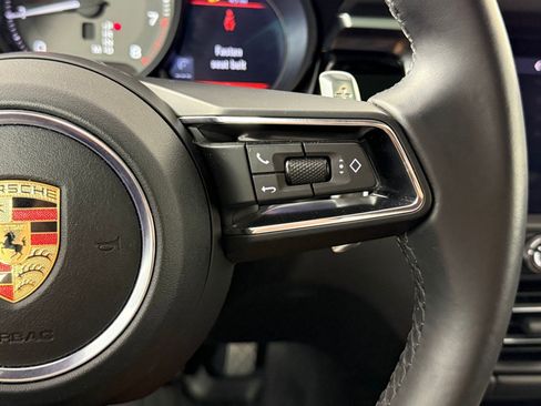 Certified 2023 Porsche Macan AWD/4WD image 23