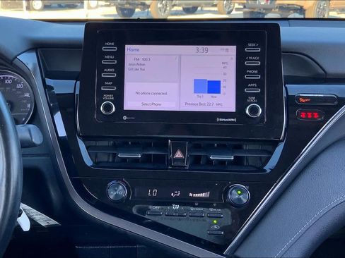 Used 2021 Toyota Camry SE w/ Carpet Mat Package (TMS) image 6