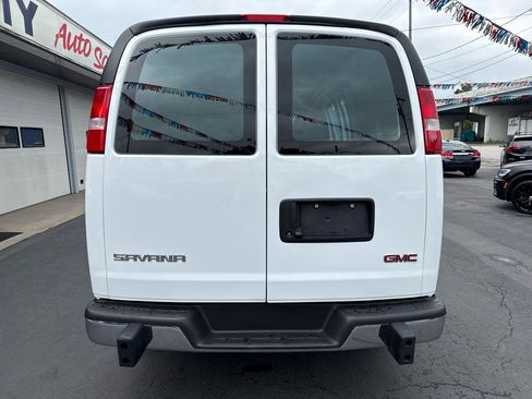 Used 2025 GMC Savana 2500 w/ Driver Convenience Package RWD image 4