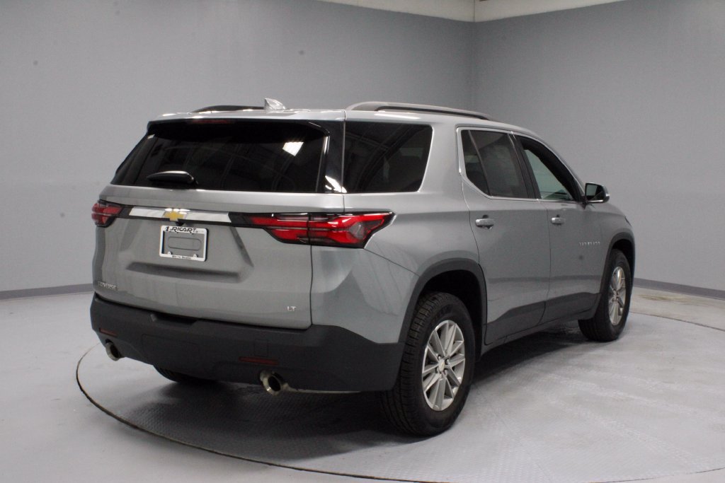 Used 2023 Chevrolet Traverse LT FWD image 11