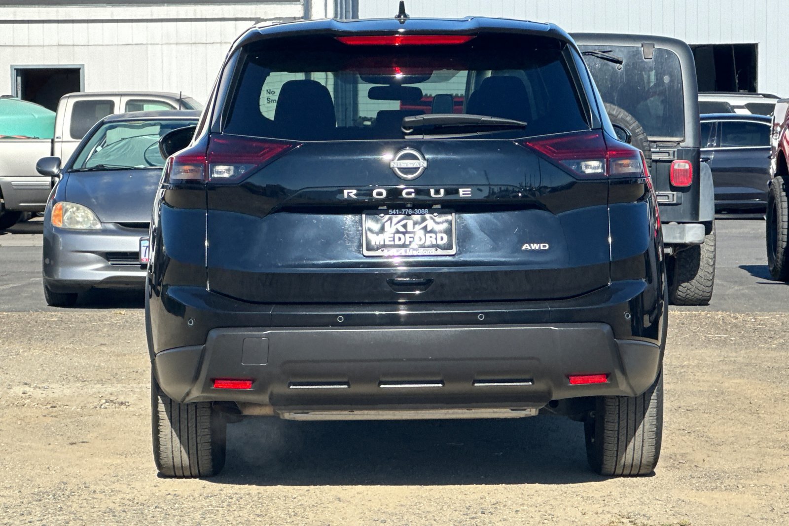 Used 2025 Nissan Rogue SV AWD/4WD image 5