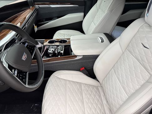 New 2025 Cadillac Escalade Sport Platinum image 9