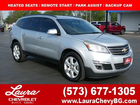 Used 2017 Chevrolet Traverse LT w/ Style and Technology Package image 1
