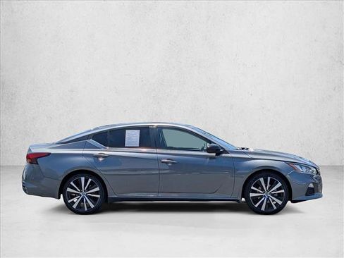 Used 2022 Nissan Altima 2.5 SR FWD image 4