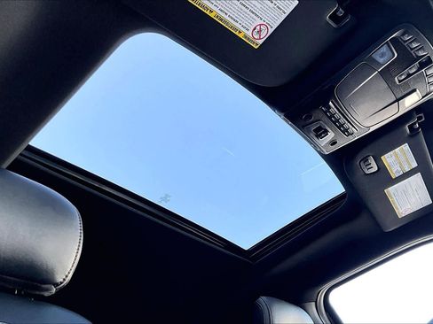 Used 2021 Ford F250 Platinum w/ FX4 Off-Road Package image 14