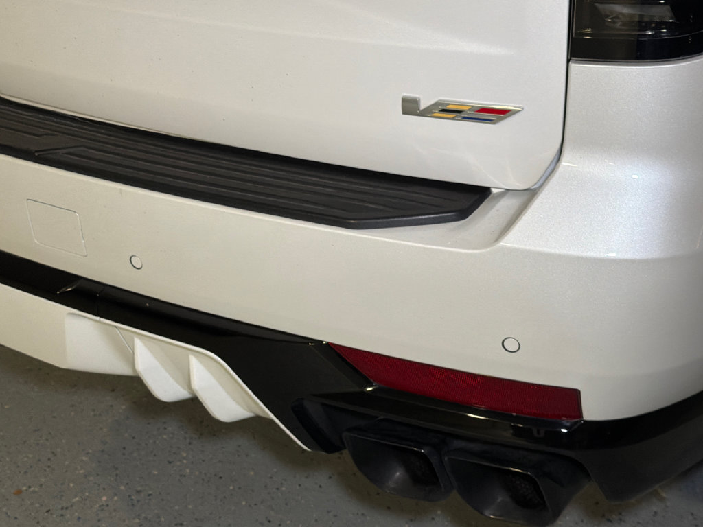 Used 2024 Cadillac Escalade ESV V AWD/4WD image 5