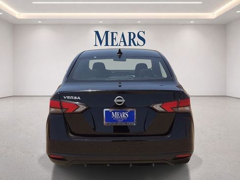 Used 2025 Nissan Versa SV FWD image 4
