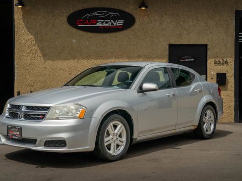 Used 2012 Dodge Avenger SXT FWD image 1