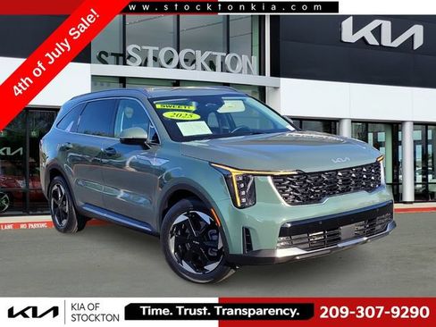 Used 2025 Kia Sorento EX AWD/4WD image 1