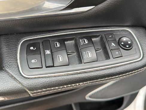 Used 2020 RAM 1500 Laramie AWD/4WD image 19