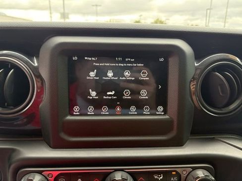 Used 2022 Jeep Gladiator Sport image 15