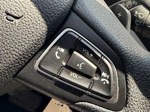 Used 2017 Ford Escape SE AWD/4WD image 16