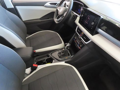New 2026 Volkswagen Taos SE FWD image 24
